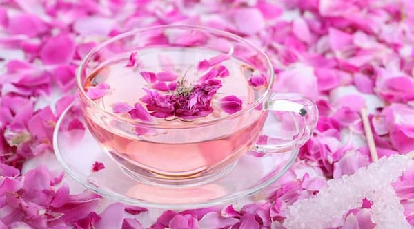 تصویر 1 از قیمت گلاب دو آتیشه کاشان + خرید باور نکردنی